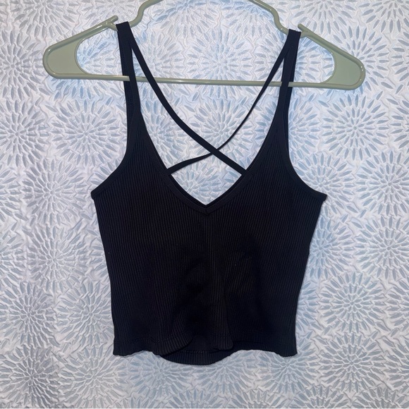 Vuori Black Criss-Cross Ribbed Tank - Picture 5 of 5